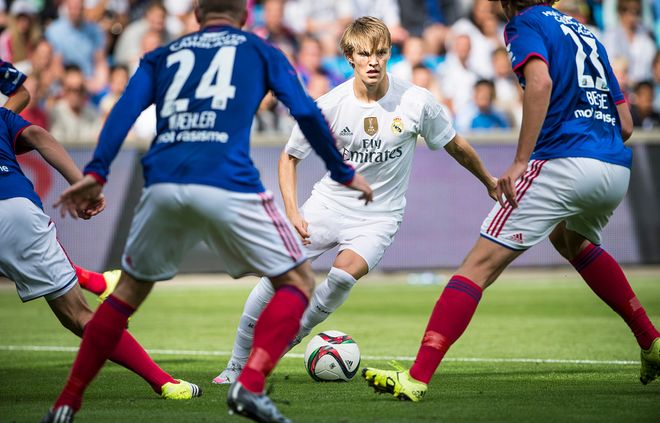 中的后场球 中的后场球